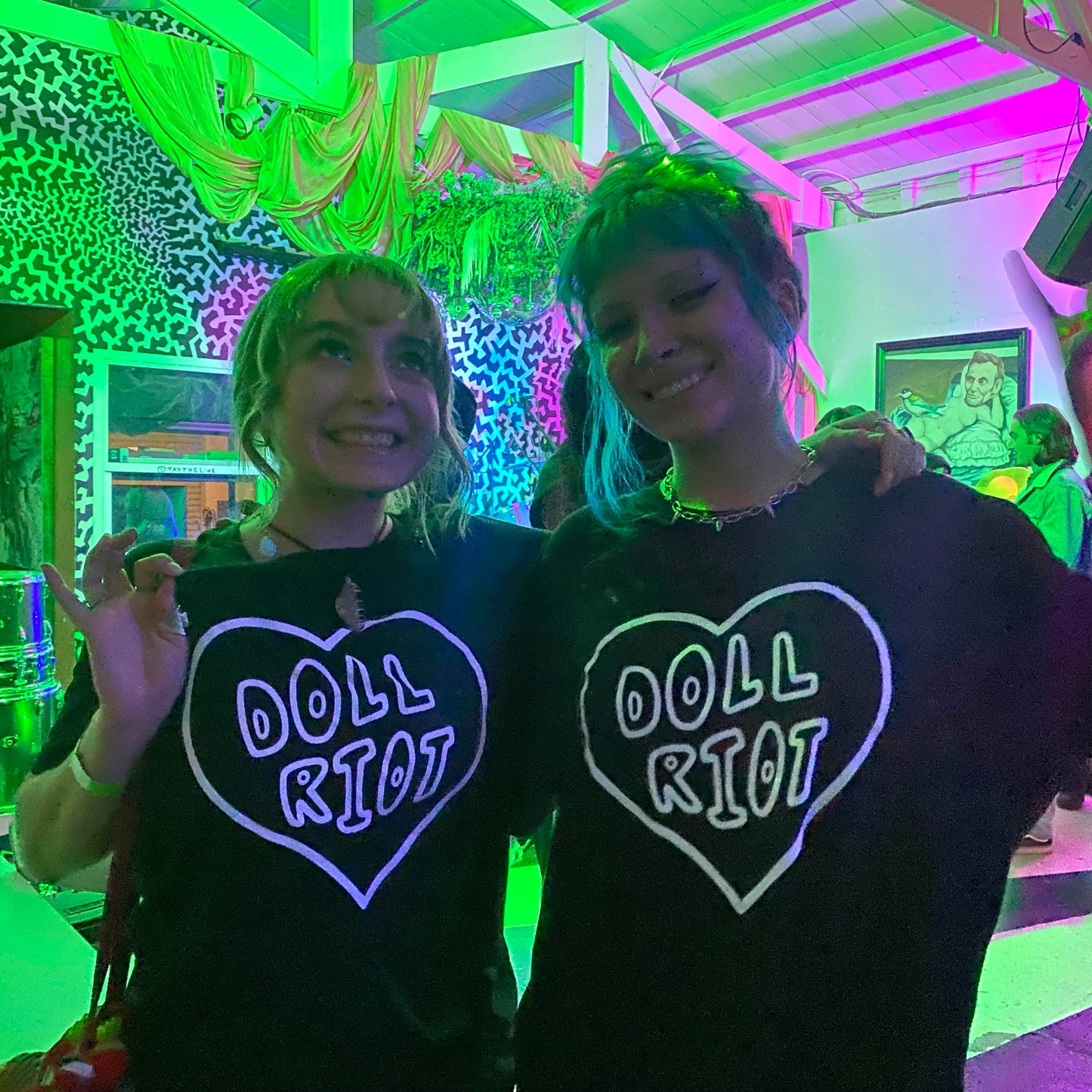 Doll Riot heart black t-shirt